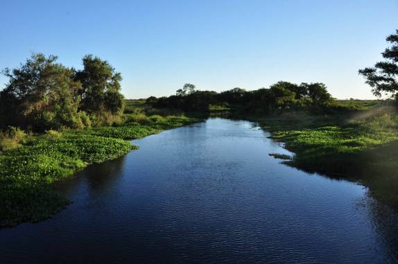 Fim de tarde na rodovia Transpantaneira, entre Poconé e Porto Jofre, no Mato Grosso